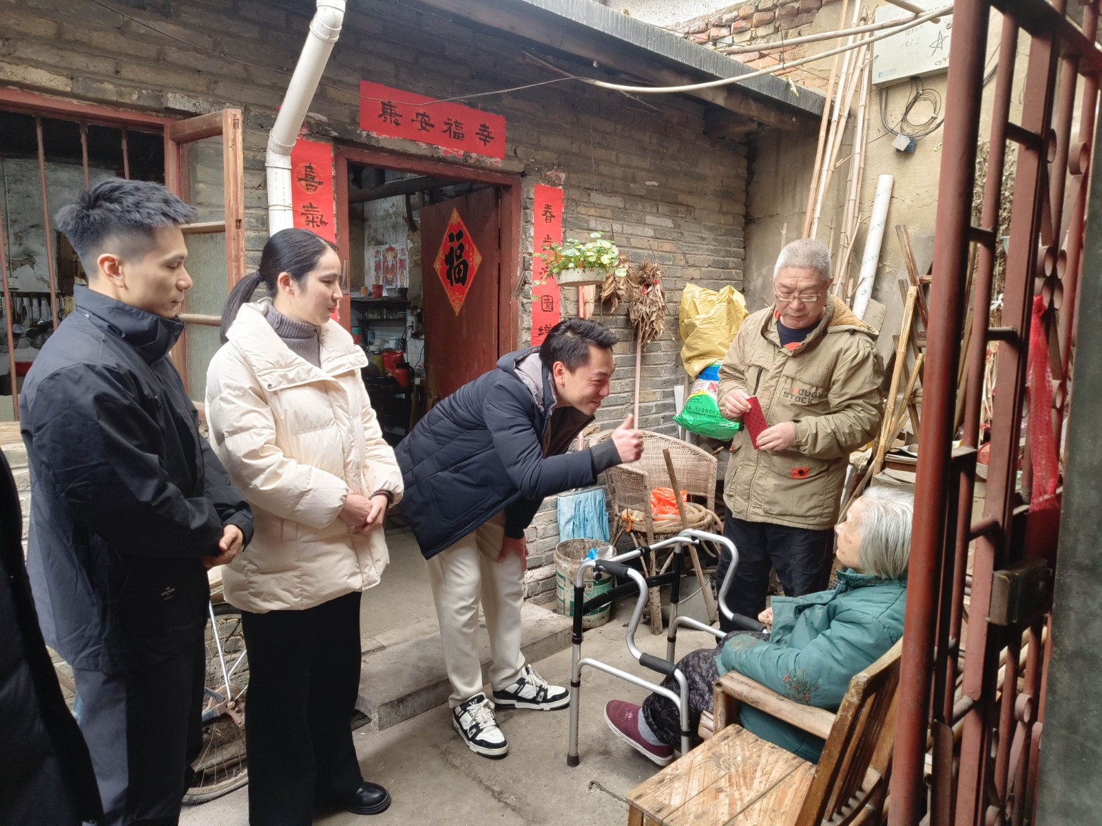 情暖寒冬，心系民生——易順建工集團開展困難黨員及群眾慰問活動